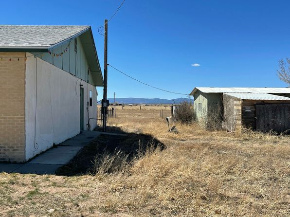 715 N Walker St, Estancia, NM 87016