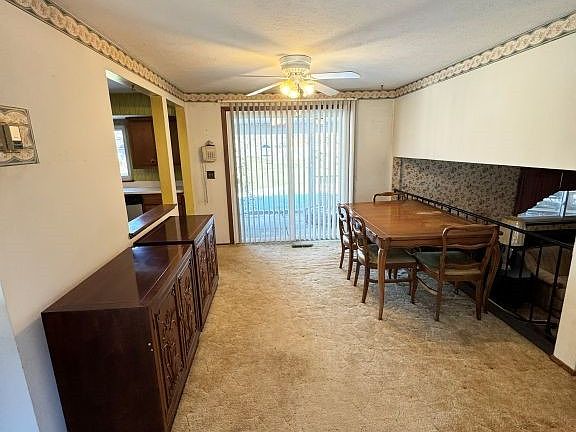 5th image of 33562 Bainbridge Rd