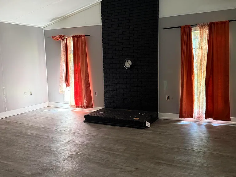 1110 Maria Dr — Photo 10