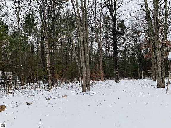 3rd image of 9457 Pine Circle Dr NW