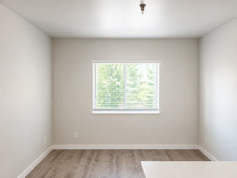 620 Red Table Apartments — Photo 13