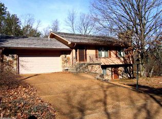 104 Howard Ct, Fairfield Bay, AR 72088