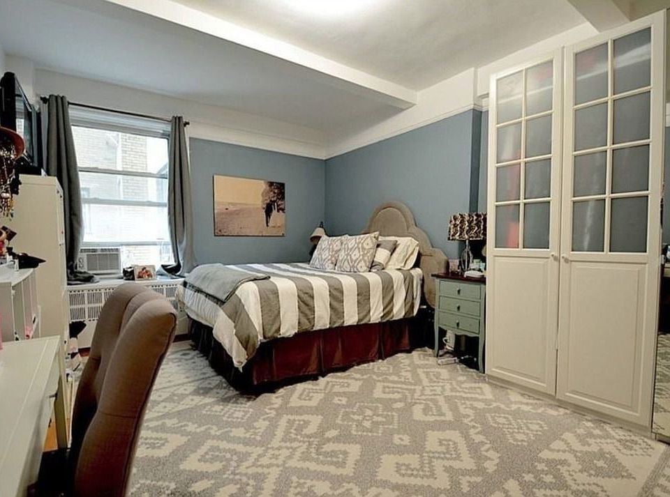 2nd image of 200 W 70th St APT 11B
