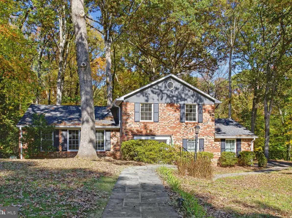 2300 Cheshire Ln, Alexandria, VA 22307
