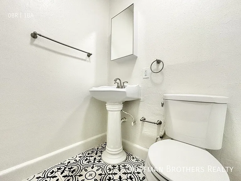 247 N Kenmore Ave #C205 — Photo 6