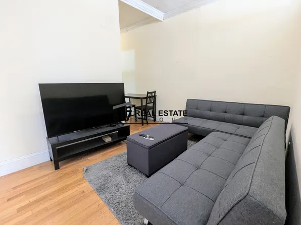 54-2 Egmont St, Brookline, MA 02446