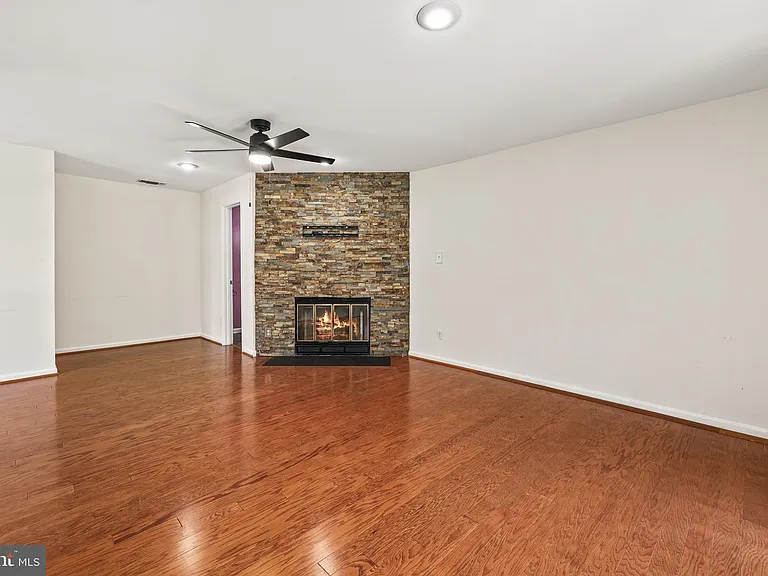 4045 Chetham Way — Photo 3