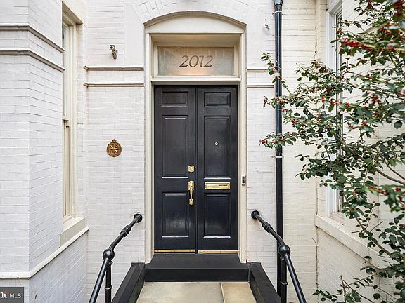 2nd image of 2012 Hillyer Pl NW