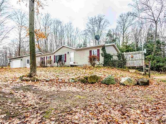3rd image of 1040 Harneck Rd