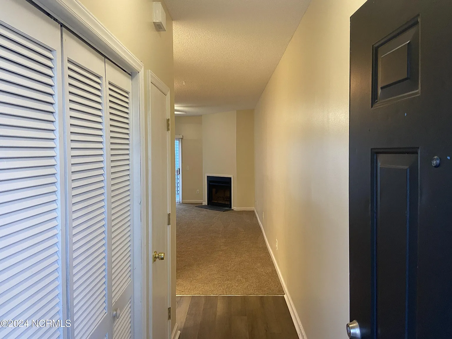 2 bed, 2.0 bath, $1,300 — Photo 2
