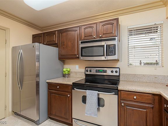 3rd image of 8101 W Flamingo Rd Unit 1044