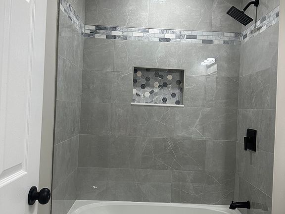 4th image of 3715 Belair Rd APT 2
