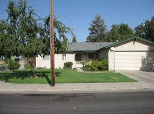 1525 Noreen Way, Madera, CA 93638