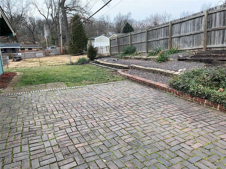 2nd image of 707 Fieldcrest Dr