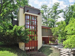 230 E South St, Worthington, OH 43085