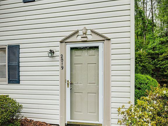 3rd image of 2019 Heritage Pl #2019