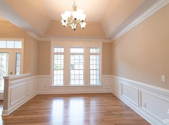 4th image of 2887 Irwin Dr