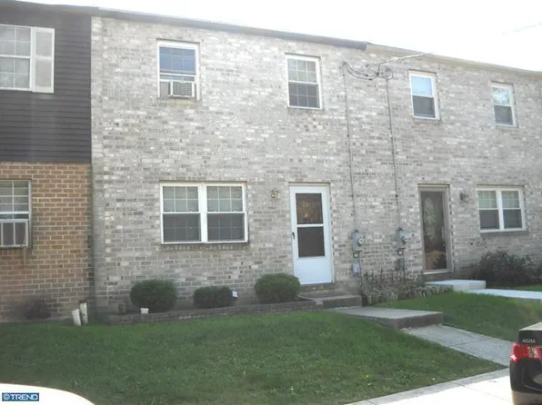 53 Game Farm Rd, Schwenksville, PA 19473