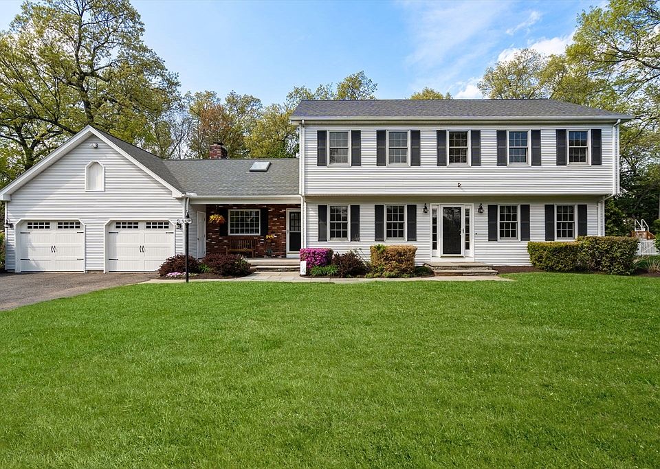 1st image of 119 Pineridge Dr