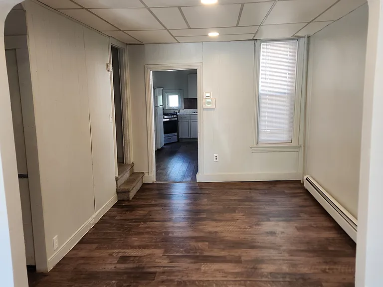 338 S Pershing Ave — Photo 7