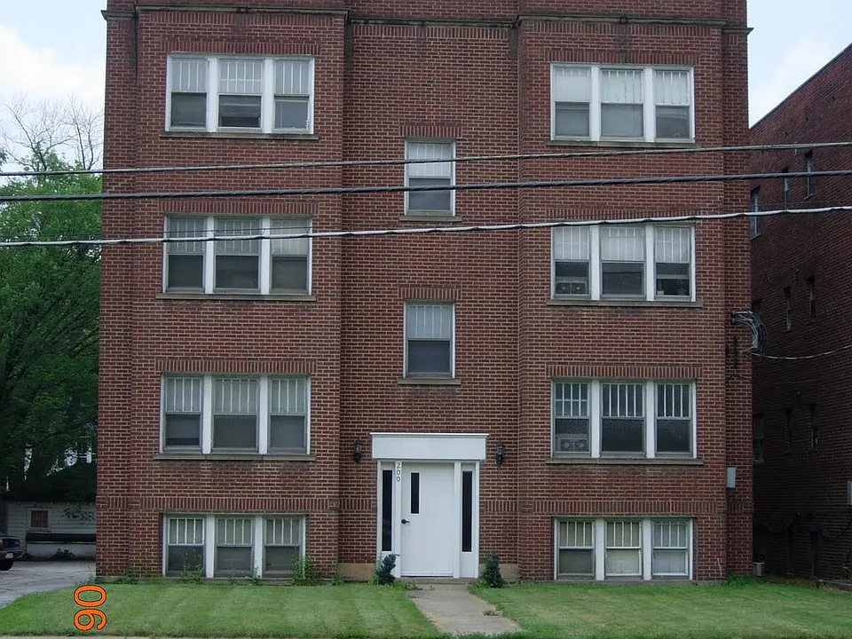 200 N Portage Path #3