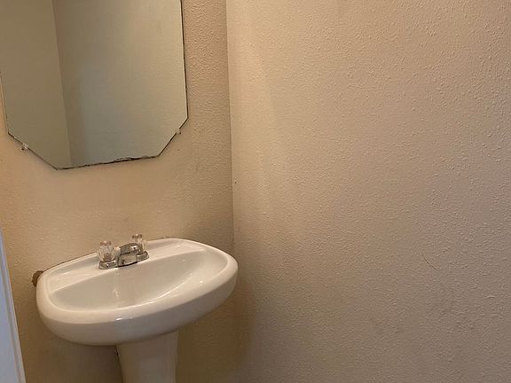 3rd image of 8634 Texas Acorn Ave