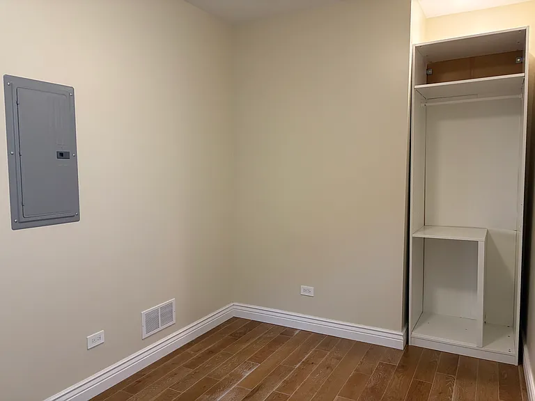 2821 N Springfield Ave #2 — Photo 37