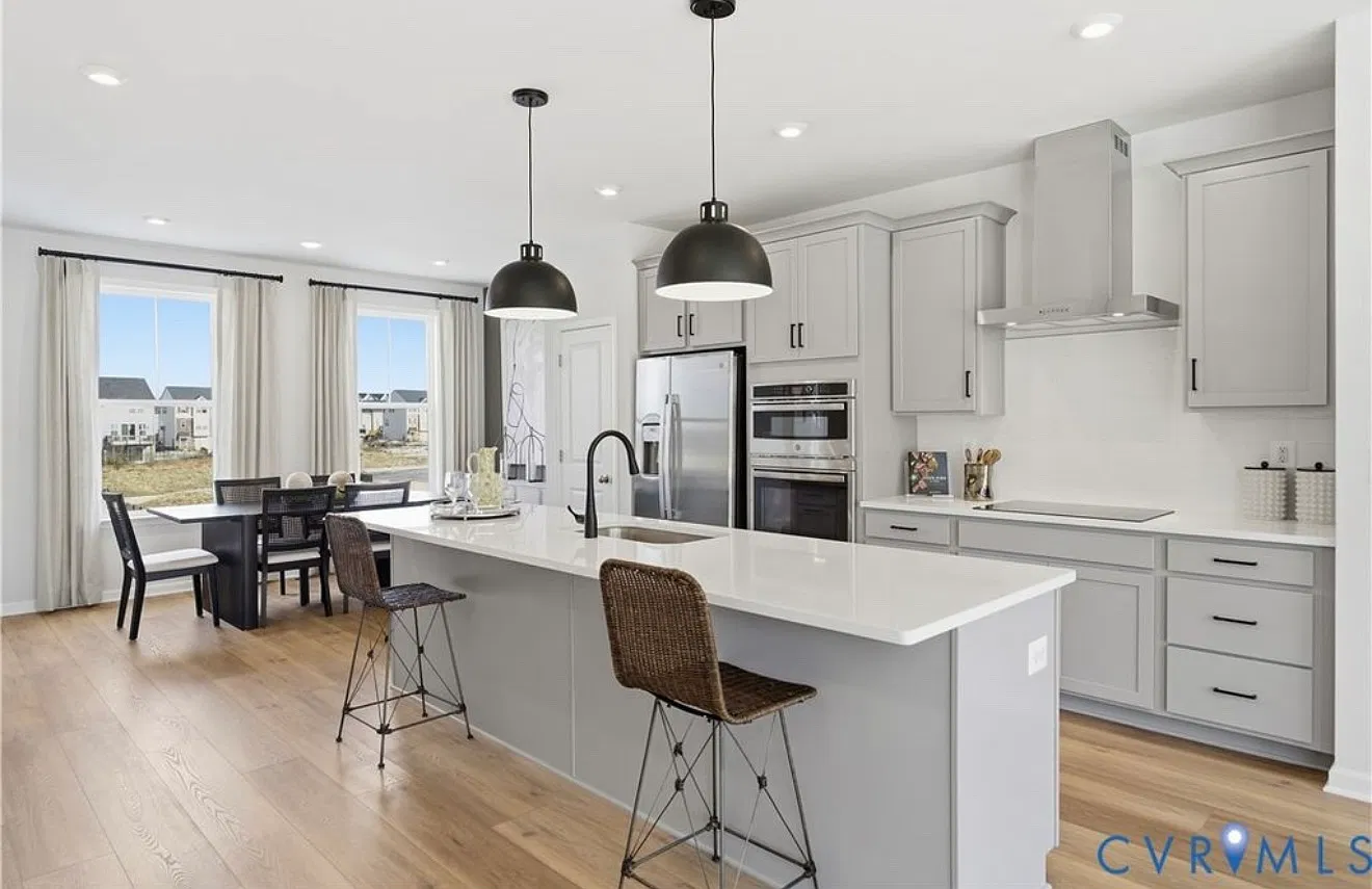 3 bed, 2100 sqft, $2,700 — Photo 4