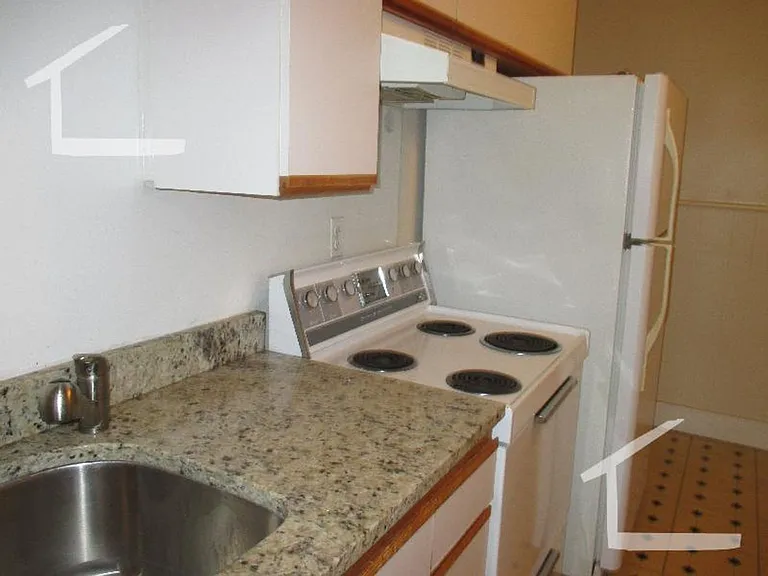 190 Winthrop Rd #32 — Photo 12