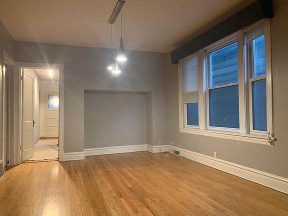 3rd image of 5228 W Byron St Floor 1
