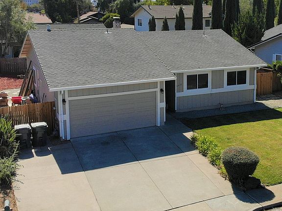 3rd image of 2631 Barbour Dr