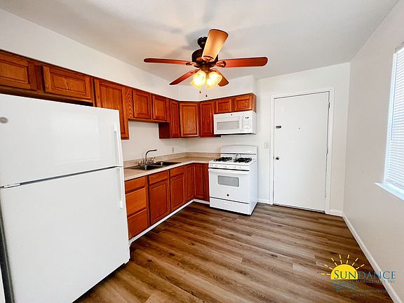 3rd image of 828A Cardinal Dr