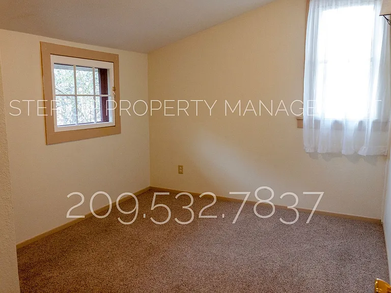 356 Barretta St — Photo 6