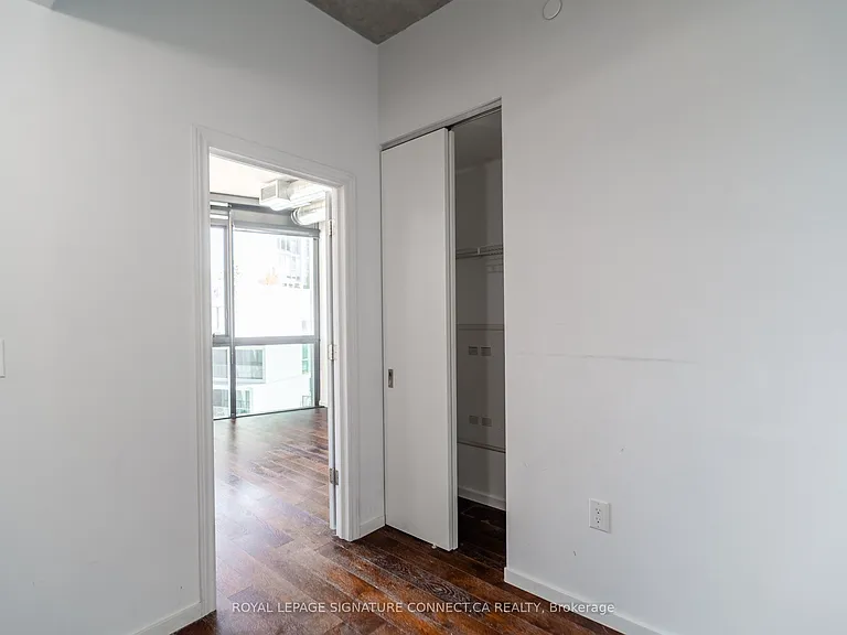 21 Lawren Harris Sq #910 — Photo 8