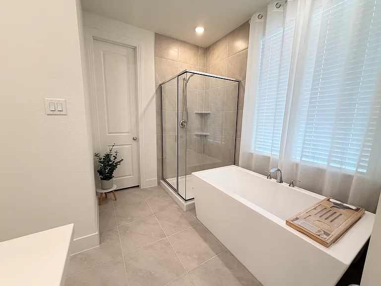 1613 Sandhill Ln — Photo 8