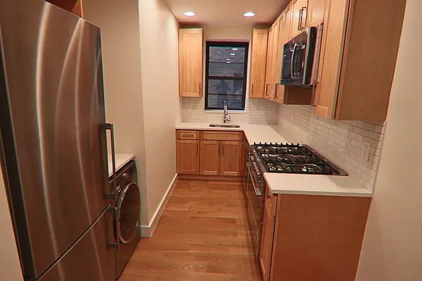 Rented by PMG Real Estate  | media 16