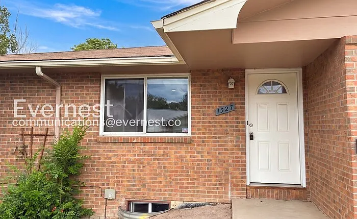 2 bed, 1.0 bath, 1120 sqft, $1,847 — Photo 3