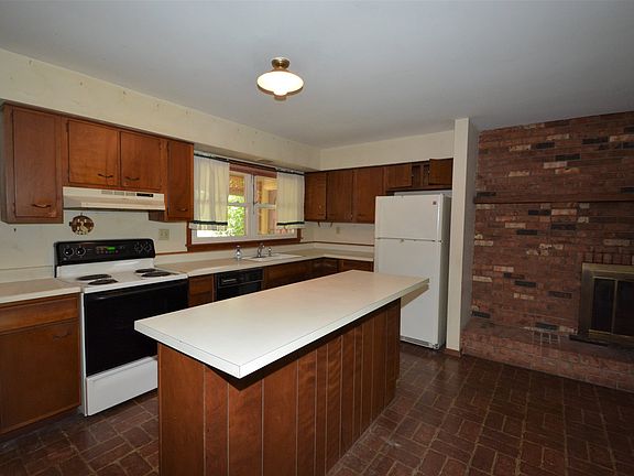 4th image of 103 Yealey Dr