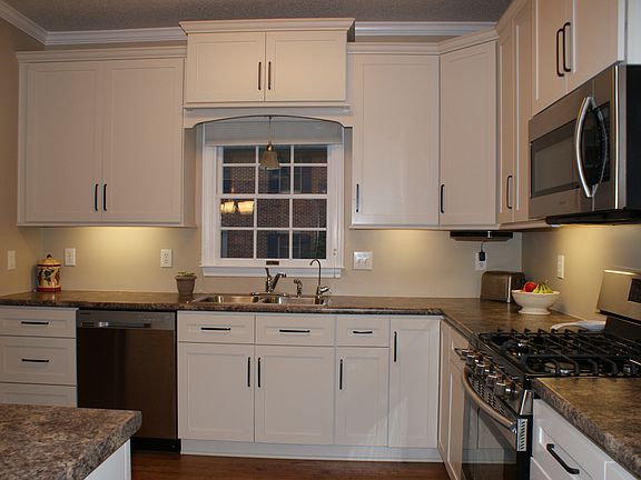 2nd image of 49 Oak Leaf Cir