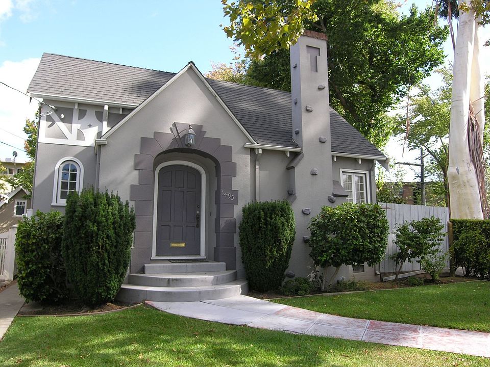 Beautiful Burlingame Home with Great Curb Appeal!