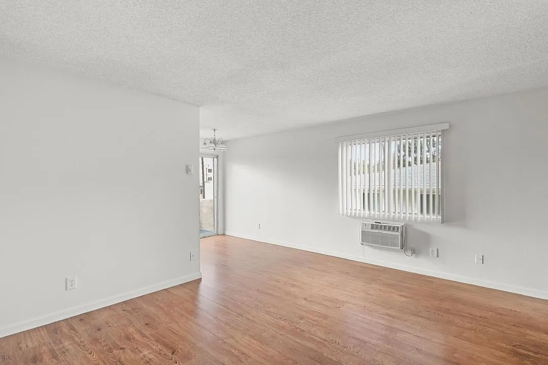 Studio, 1.0 bath, $1,995 — Photo 2