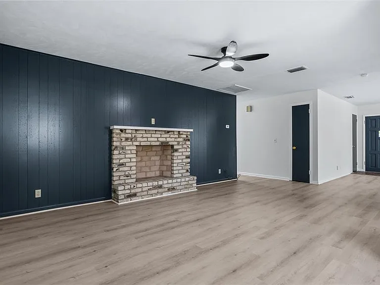 812 W Warren Ave — Photo 5