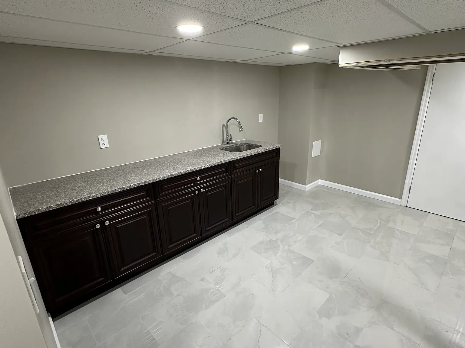3 bed, 1000 sqft, $1,550 — Photo 4
