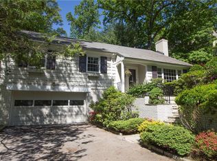 16 Normandy Ln, New Rochelle, NY 10804