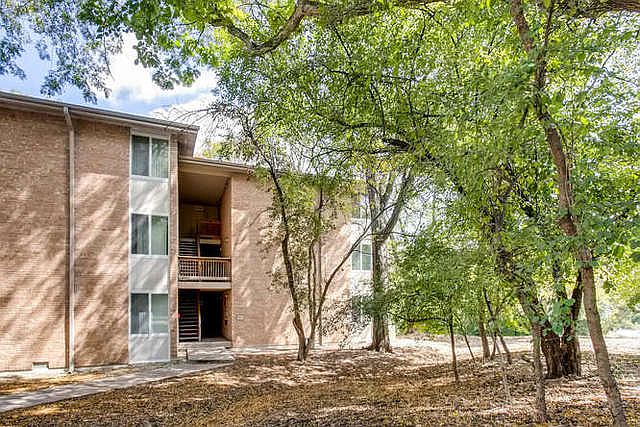 1st image of 5821 Oakwood Dr APT B