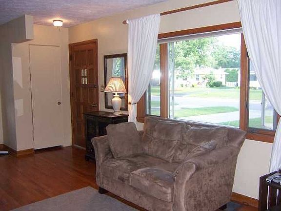 Living room picture window