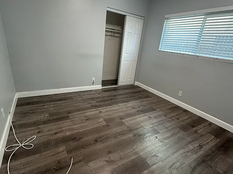 10809 Elliott Ave #3 — Photo 5