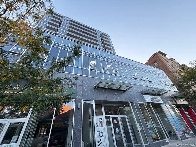 Building Photo - 41-62 Bowne St #9F