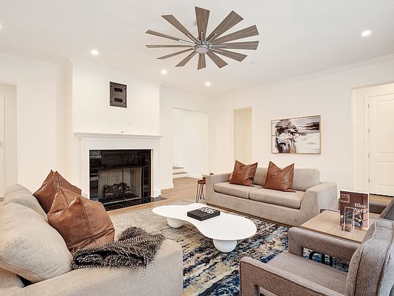 5th image of 6595 Corinne Oak Ct