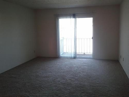 5th image of 14431 Greencastle Dr APT 8